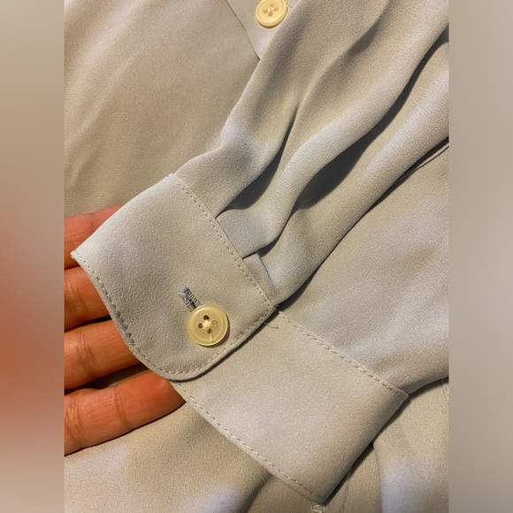 Loft petites light blue button up women’s shirt - Picture 4 of 7